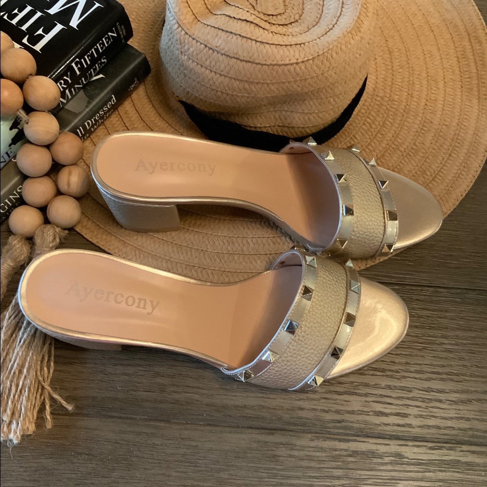 Ayerocony Sandal